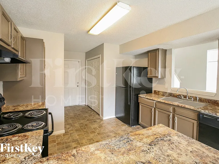 6230 Long River Ln — Photo 5