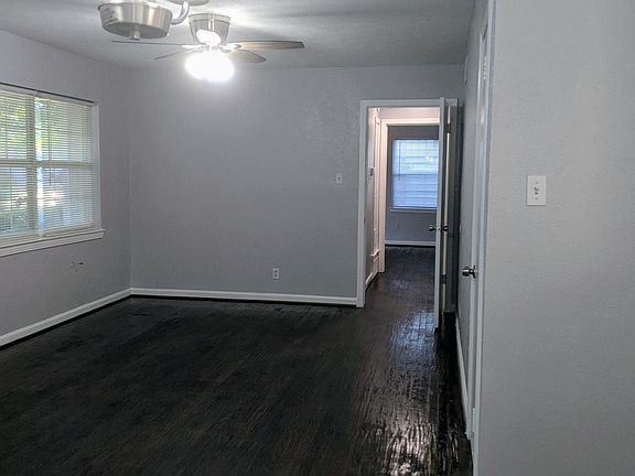 4th image of 11746 Strand St