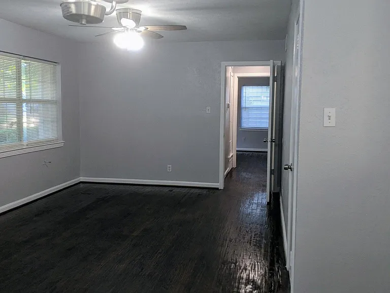 11746 Strand St — Photo 4
