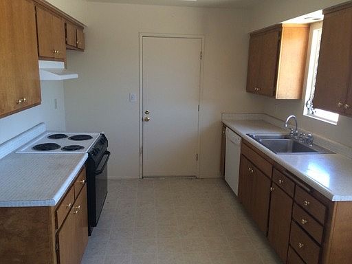 5th image of 9362 El Cajon St