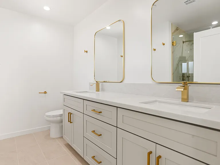 11502 Valjean Ave #3/4 — Photo 15