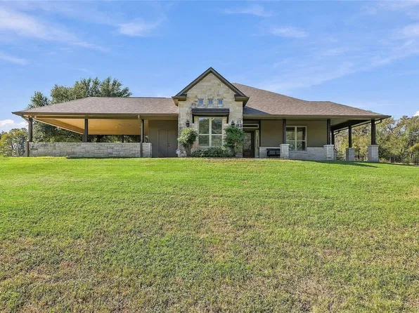 5050 Old Spanish Trl, Bryan, TX 77807