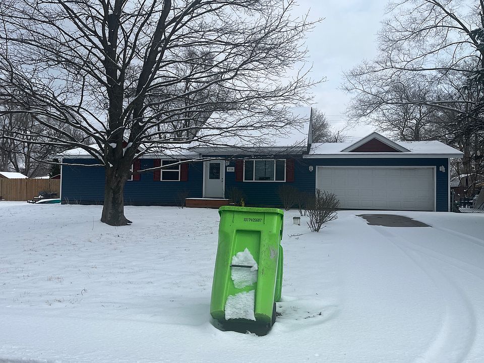 1st image of 4720 Lake Grove Dr