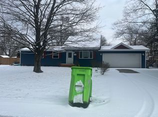 4720 Lake Grove Dr, White Lake, MI 48383