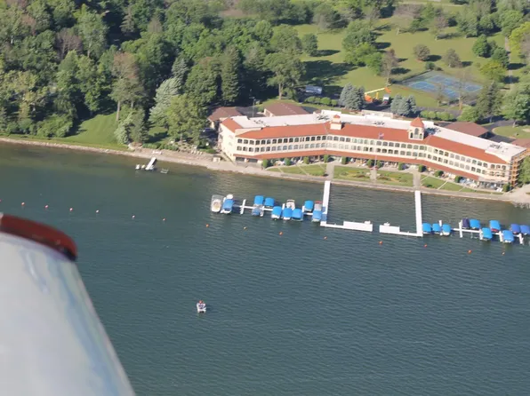 12275 N Ogden Point Rd APT 302, Syracuse, IN 46567