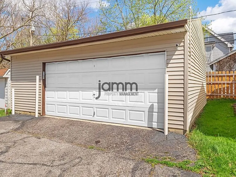 1695 Glenmont Loft — Photo 45