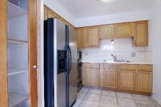 1st image of 1600 W Greenleaf Ave APT 309