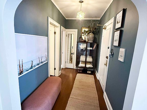 3rd image of 736 Hinman Ave APT 2E