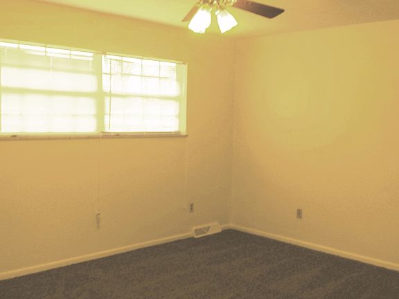 15x16 bedroom