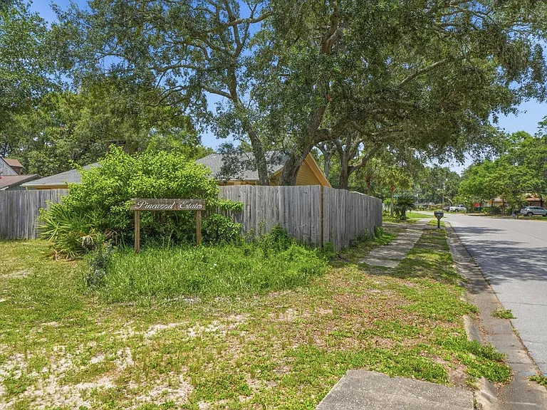 942 Rue De Palms Dr — Photo 41