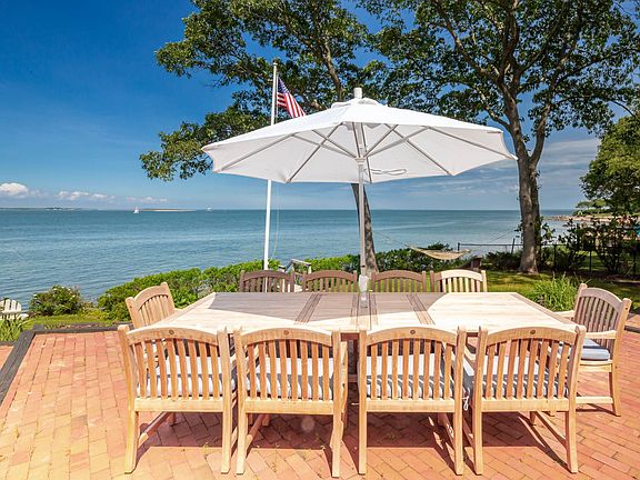 4th image of 66 Gardiners Bay Dr