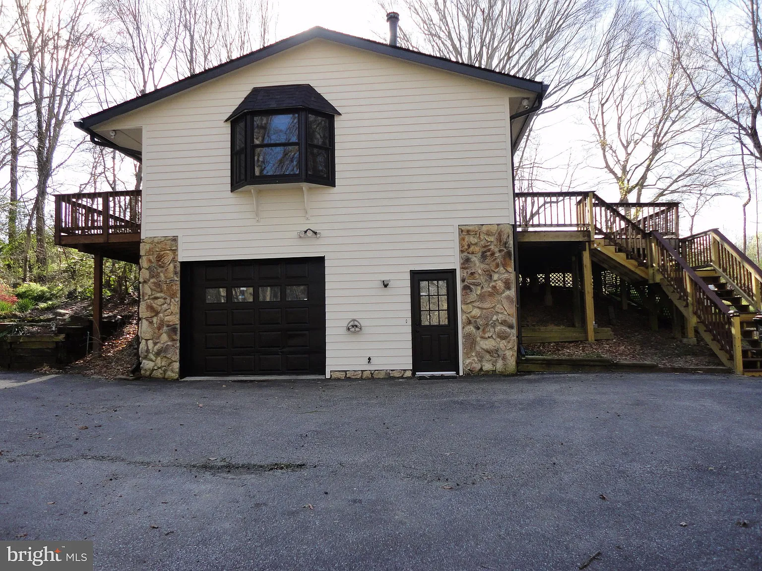 4 bed, 4.0 bath, 1896 sqft, $3,200 — Photo 3