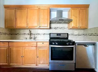 34-35 34th St #2, Astoria, NY 11106
