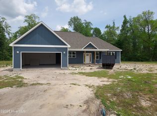 648 Bright Harvest Dr, Maysville, NC 28555