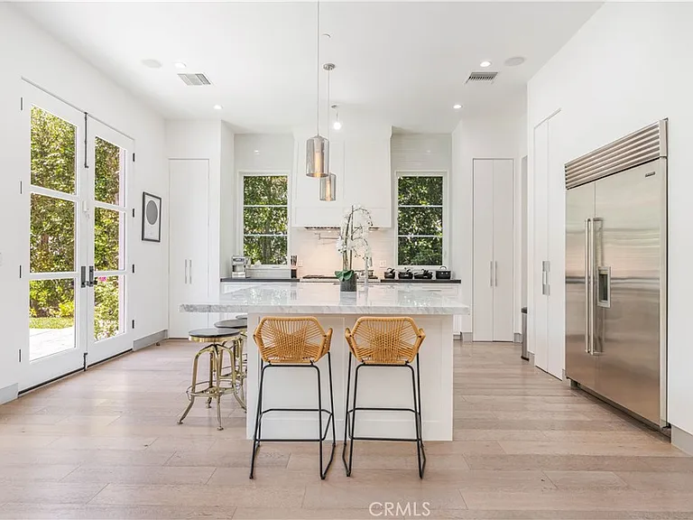4435 Camellia — Photo 13