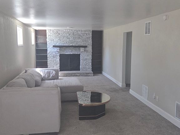 2nd image of 2906 Cabrillo Cir