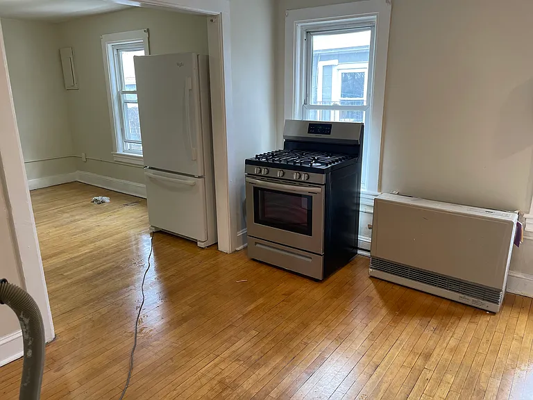 165 North St #C — Photo 8