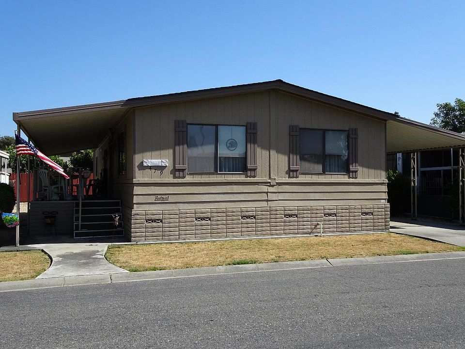 1st image of 479 Caprice Dr