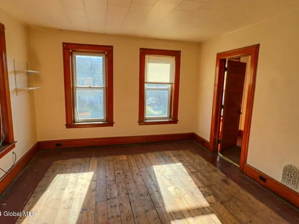 606 Broadway, Mechanicville, NY 12118