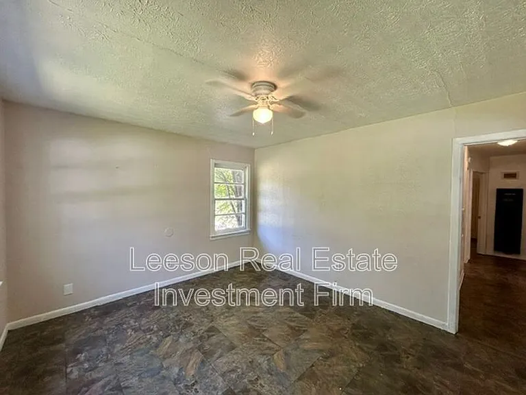 307 W 71st St — Photo 3