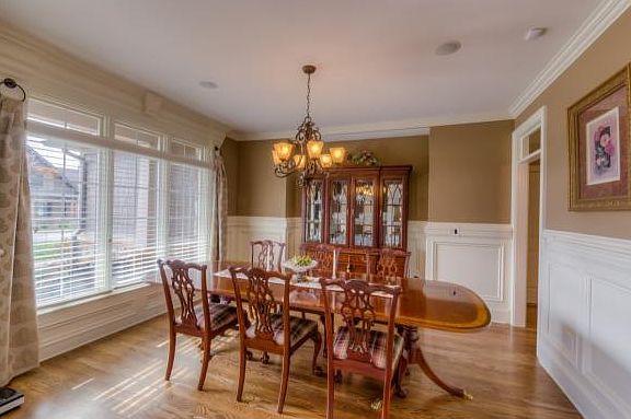 4th image of 130 Black Thorn Dr