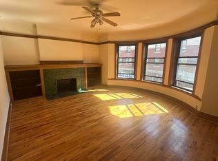 1008 W Argyle St APT 2E, Chicago, IL 60640
