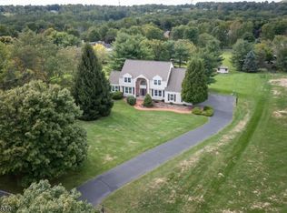 11 Bluebird Ct, Flemington, NJ 08822