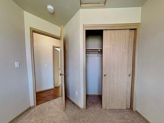 4th image of 3915 48th Ave NE