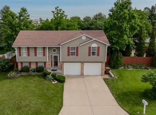 102 Four Winds Dr, Saint Peters, MO 63376