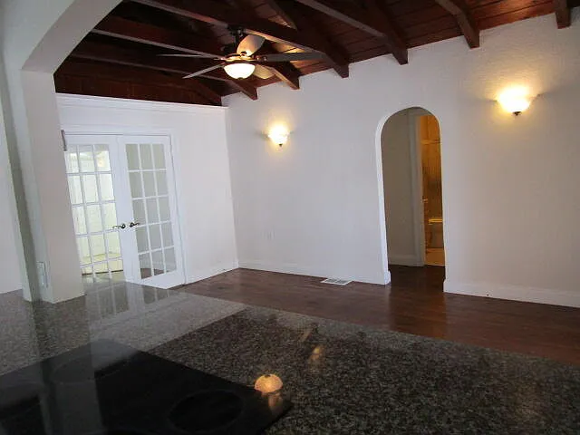 2 bed, 2.0 bath, 2307 sqft, $3,500 — Photo 4