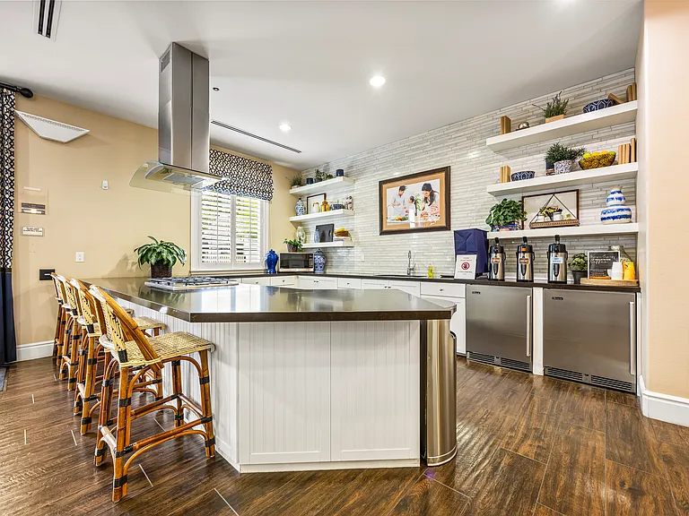 3204 E Painted Crescent St — Photo 61