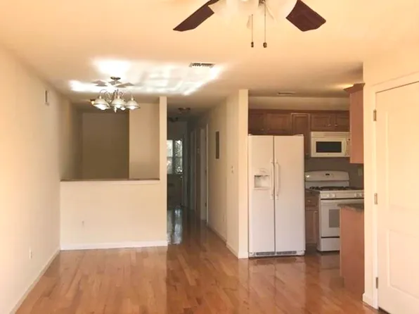 45 Evergreen Street image 2 of 11