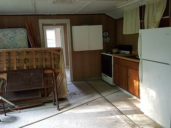 kitchen/dining/living combo area