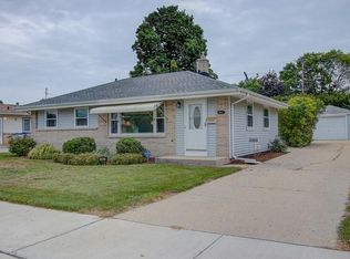 6682 N 91st St, Milwaukee, WI 53224