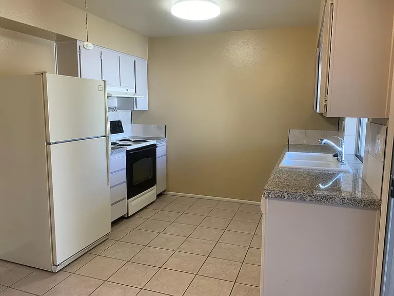 10620 W Coggins Dr — Photo 4