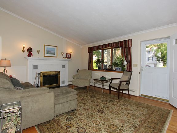 2nd image of 1667 Central St