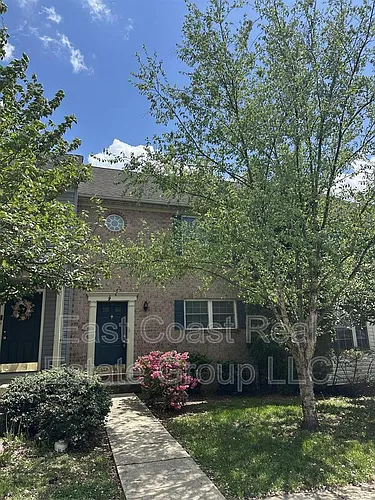 24 Mabel Ln Photo 1