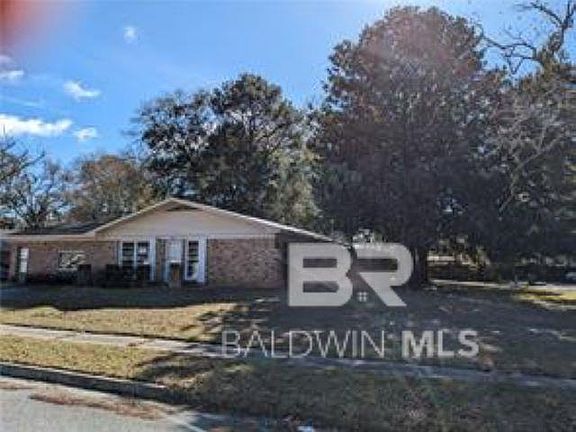 2nd image of 3607 Heritage Dr N