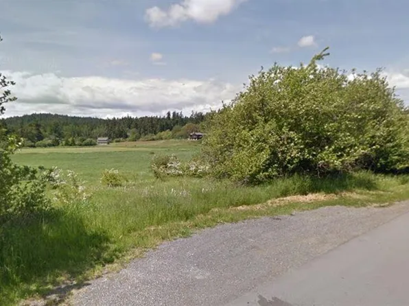 4142 Gillie Rd, Saanich, BC V9E 2C7