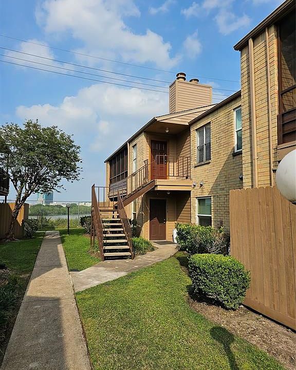 1st image of 10555 Turtlewood Ct Unit 1205