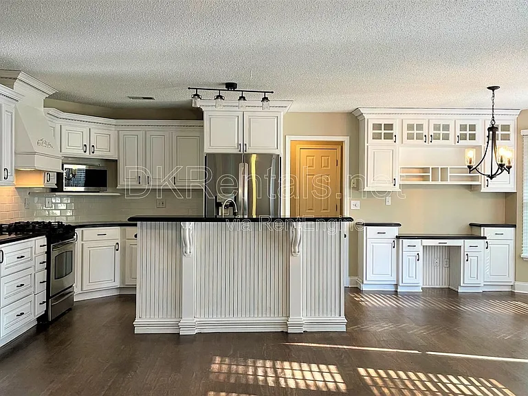 416 Carmain Ln NW — Photo 9