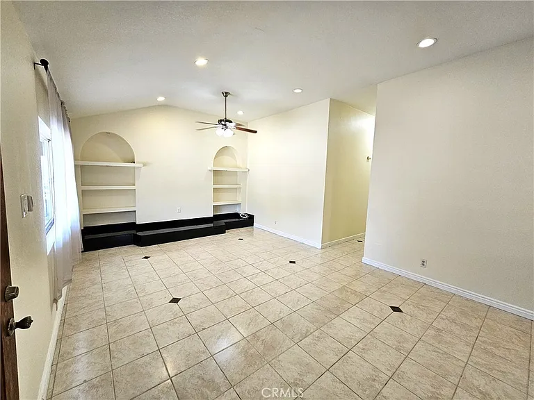 609 Lorena Ave — Photo 2