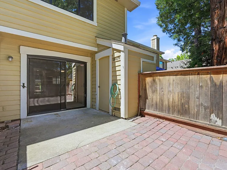 721 Center Ave — Photo 27