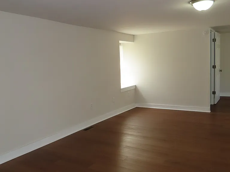 1008 Reading Ave — Photo 23