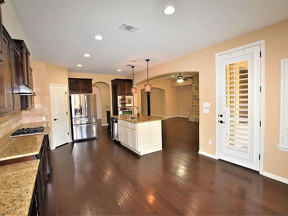 5th image of 104 Adorno Ln