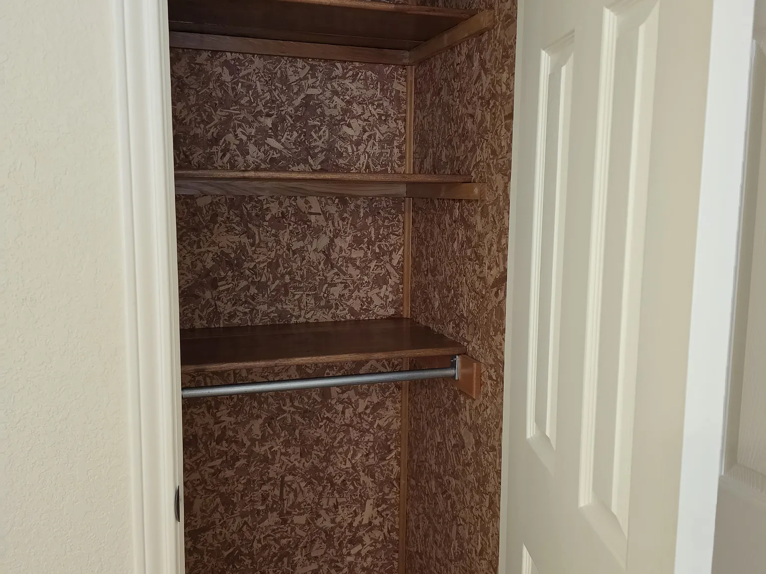 3 bed, 1577 sqft, $2,300 — Photo 3