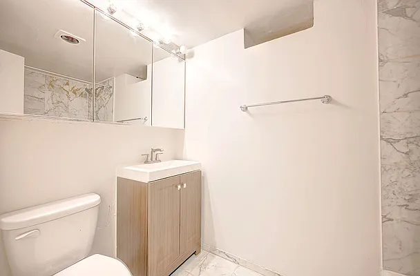 Rented by Urbane Brokerage | media 8