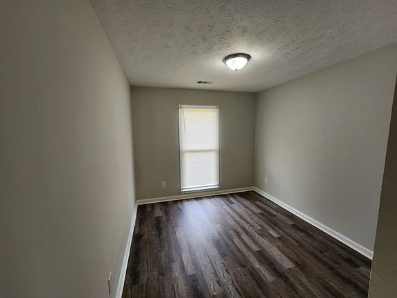 5th image of 3034 Lansing Ave