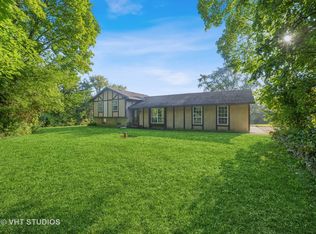 19N915 Brier Hill Rd, Hampshire, IL 60140
