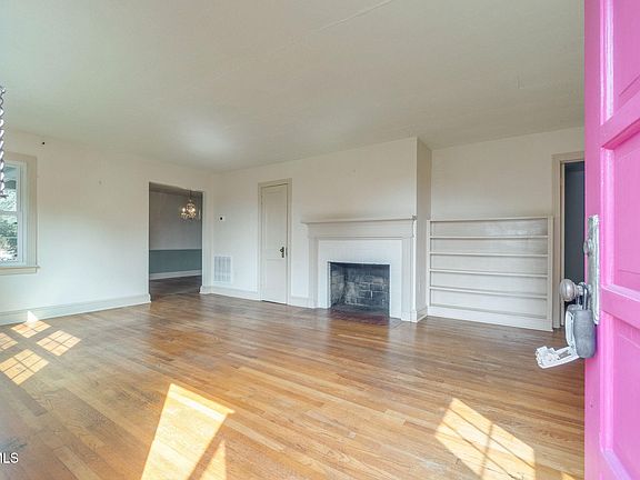 5th image of 725 Prospect Ave